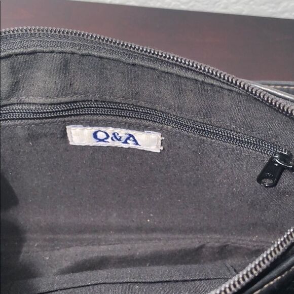 Small black Leather Purse - Picture 3 of 5